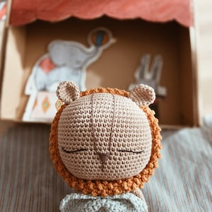 Amigurumi Lion Crochet Pattern – Oliver the Circus Lion – Stuffed Animal Toy – PDF Pattern (English (US Terms), Portuguese (BR) and Spanish)