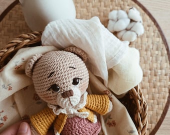 Vintage Teddy Bear Amigurumi Crochet Pattern PDF: Sophie Dreamy Bear (in English & Portuguese)