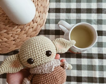 Baby Alien Amigurumi Crochet Pattern PDF: Cute Space Creature Toy – Digital Download (in English, Portuguese and Spanish)