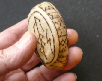 Magnolia Wood Pocket Talisman. 'Courage' (803)