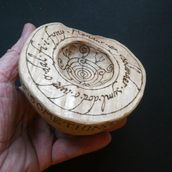 Hawthorn Welsh Poem Bowl:  "A Found Round"