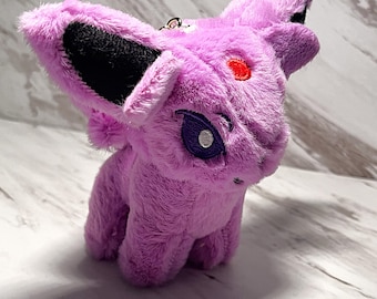 Llavero de peluche de Espeon hecho a mano: un juguete suave y ecológico.