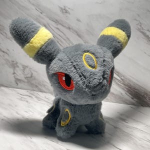 Handgjord Umbreon plysch med nyckelring – Mjuk samlarleksak inspirerad av Pokémon