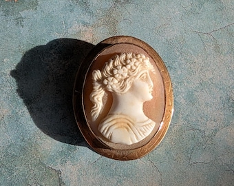 Vintage 10K Gold Shell Cameo Brooch Pendant – Classical Lady Carved Jewelry