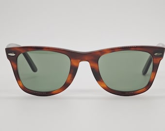 Occhiali da sole vintage Ray Ban BL L2053 Wayfarer in acetato tartarugato, prodotti negli Stati Uniti da Bausch and Lomb. Occhiali firmati 50/24 #446