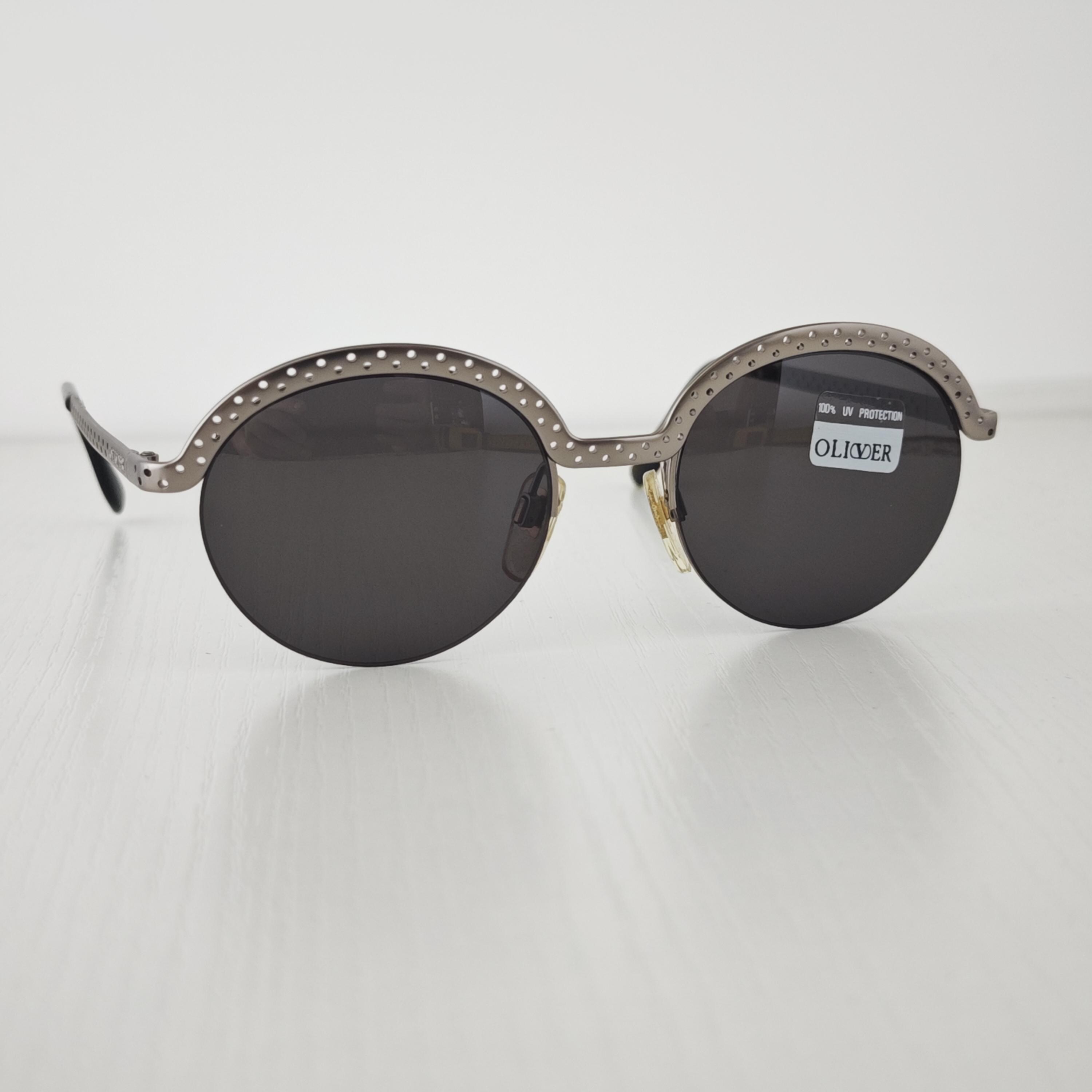 New Old Stock Oliver by Valentino 1832 Silver Oval Sunglasses Made