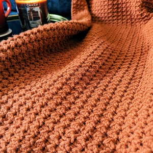 Pumpkin Spice Crochet Blanket Pattern for Beginners | Easy One-Row Repeat Design
