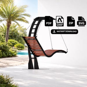 Può includere: Una moderna chaise longue da esterno con struttura in metallo nero e doghe in legno. La sedia a sdraio è sospesa da cavi e presenta un design curvo. L'immagine include anche icone di tipo di file e il testo "DOWNLOAD IMMEDIATO".