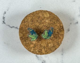 Bluebell stud earrings light blue