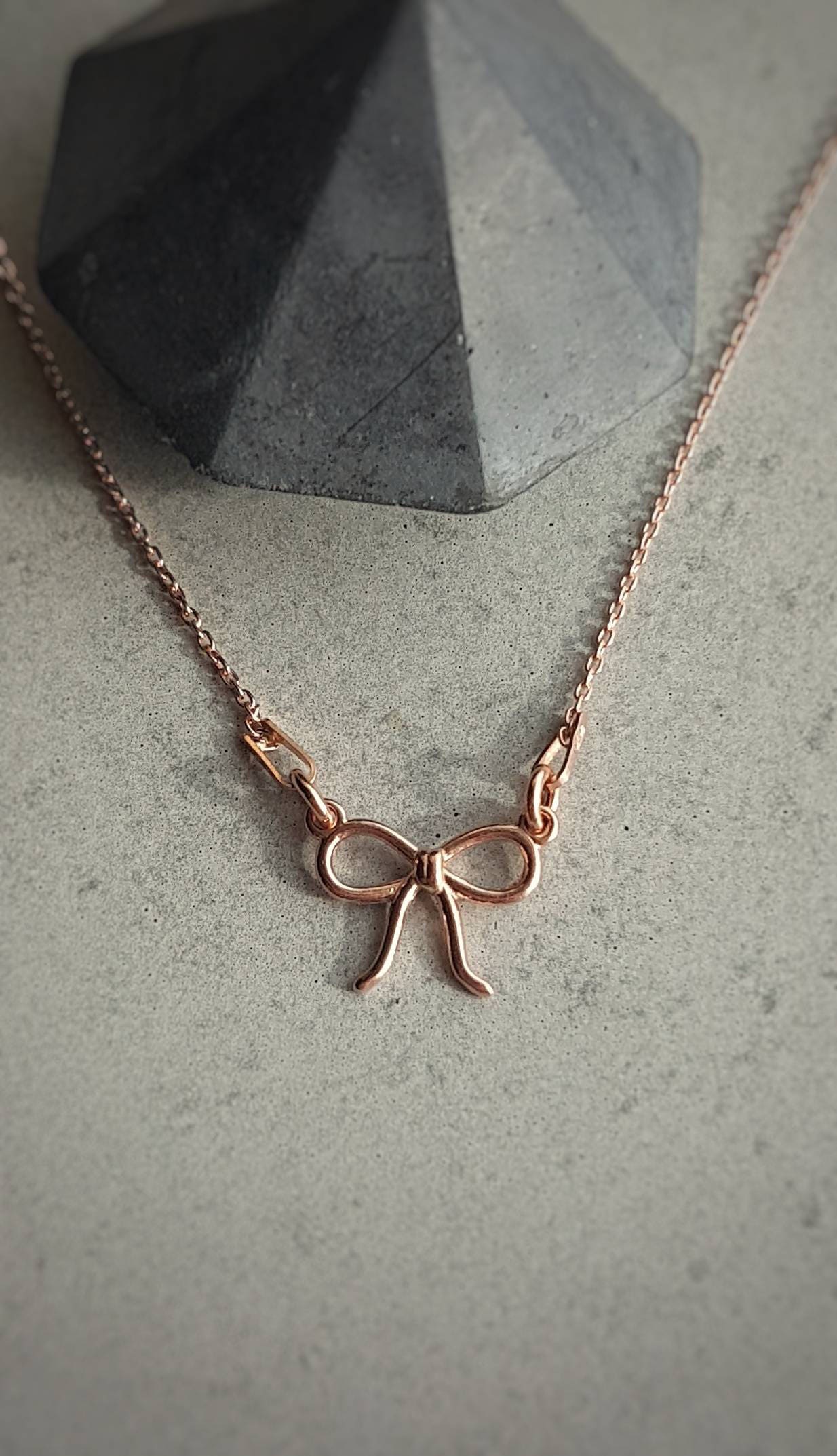 Bow Chain Necklace