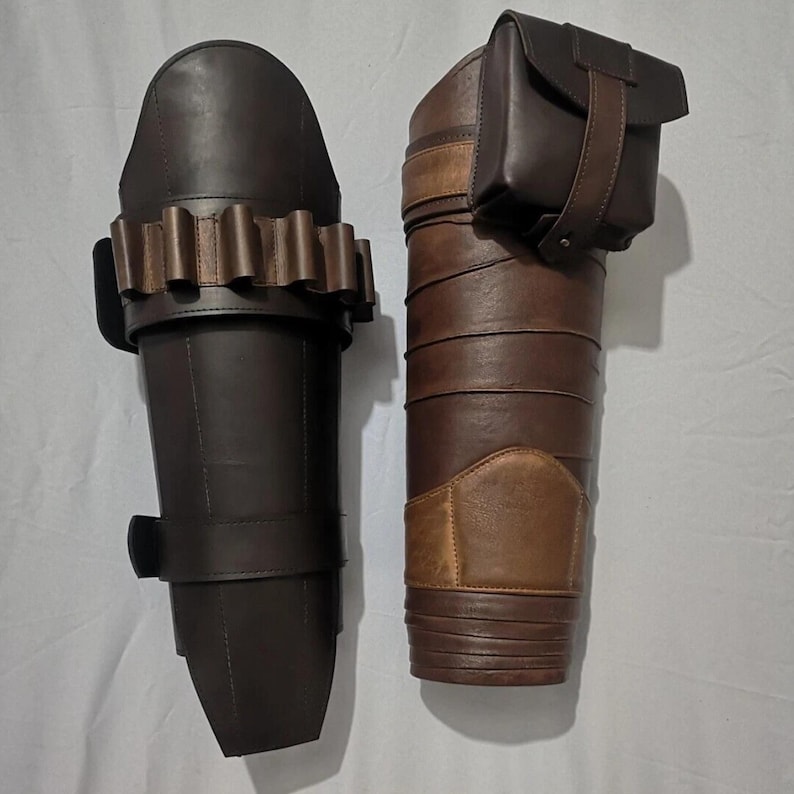 Mandalorian Din Djarin Äkta Läder Benrustning | Handgjord Star Wars Cosplay Rekvisita Anpassad Passform both sides in brown