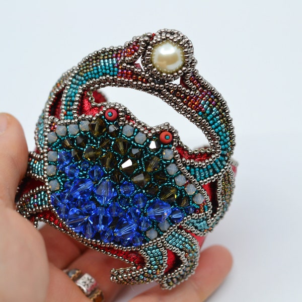 Crabby Marylanc Cuff, Blue Boy colorway- DIY bead embroidery kit