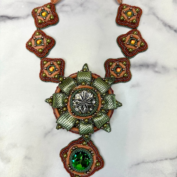 The Carolingian Necklace in Savannah color way KIT