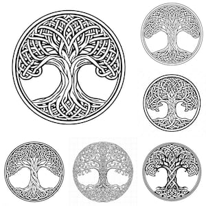 Può includere: Una collezione di sei disegni celtici in bianco e nero dell'albero della vita. Ogni disegno presenta un intricato motivo ad albero all'interno di una cornice circolare, mostrando dettagliati intrecci e motivi simmetrici. I disegni variano in complessità e stile.