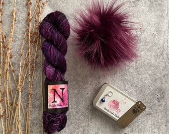 Northern Lights | Hat Kit | 100% SW Merino 17 Micron | Worsted Weight | Pom Pom | Stitch Marker | Leather Tag | Accessory Tin | Great Gift