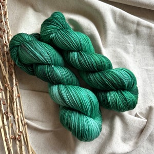 Leafy | SW Merino Nylon | 4ply  | Indy Dyed Yarn | Hand Dyed Yarn | Soft And Squish Yarn | Fingering Weight | OOAK