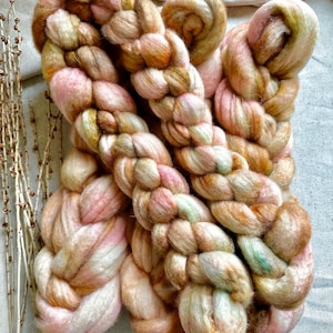 Honey Pot Blue Faced Leicester | Spinning Fiber | Wool Roving | Nuno Felting Wool | Wet Felting Wool | Spinning Yarn