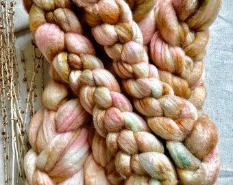 Honey Pot Blue Faced Leicester | Spinning Fiber | Wool Roving | Nuno Felting Wool | Wet Felting Wool | Spinning Yarn