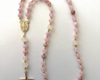 Rosario de cuentas con medalla milagrosa de piedras preciosas de color rosa claro y dorado