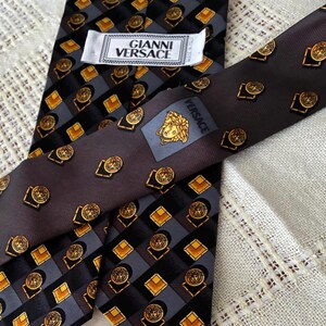 1990s Baroque Gianni Versace Luxury Silk Tie - Black Gold Medusa Pattern - RARE Vintage from Private Collection | near mint image 2