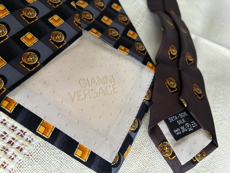 1990s Baroque Gianni Versace Luxury Silk Tie - Black Gold Medusa Pattern - RARE Vintage from Private Collection | near mint image 3