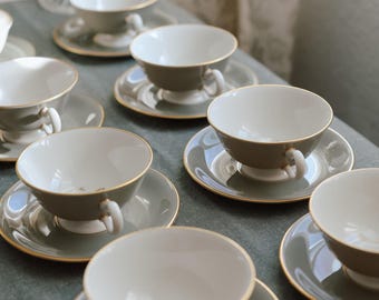 Juego de taza y platillo vintage Lenox Glendale X559 — Porcelana de mediados de siglo en tonos salvia y dorado