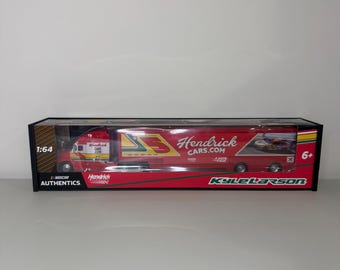 1/64 Nascar Hauler Sleeve Wall Mountable