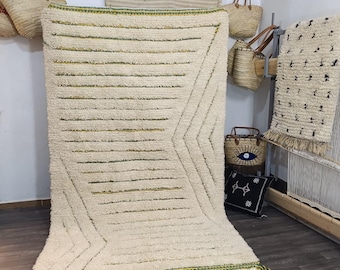 Alfombra Azilal vibrante: Alfombra bereber marroquí de lana colorida