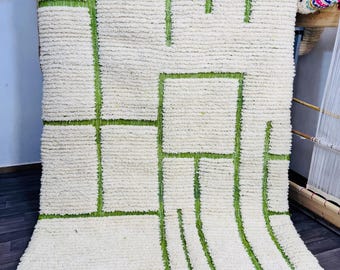 Alfombra Azilal vibrante: Alfombra bereber marroquí de lana colorida