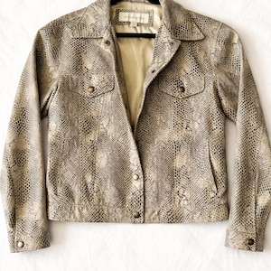 Vintage Liz Claiborne Snakeskin Leather Jacket Size Medium | Genuine Leather Python Print Western Snap Jacket | 90s Cropped Tan Statement Co