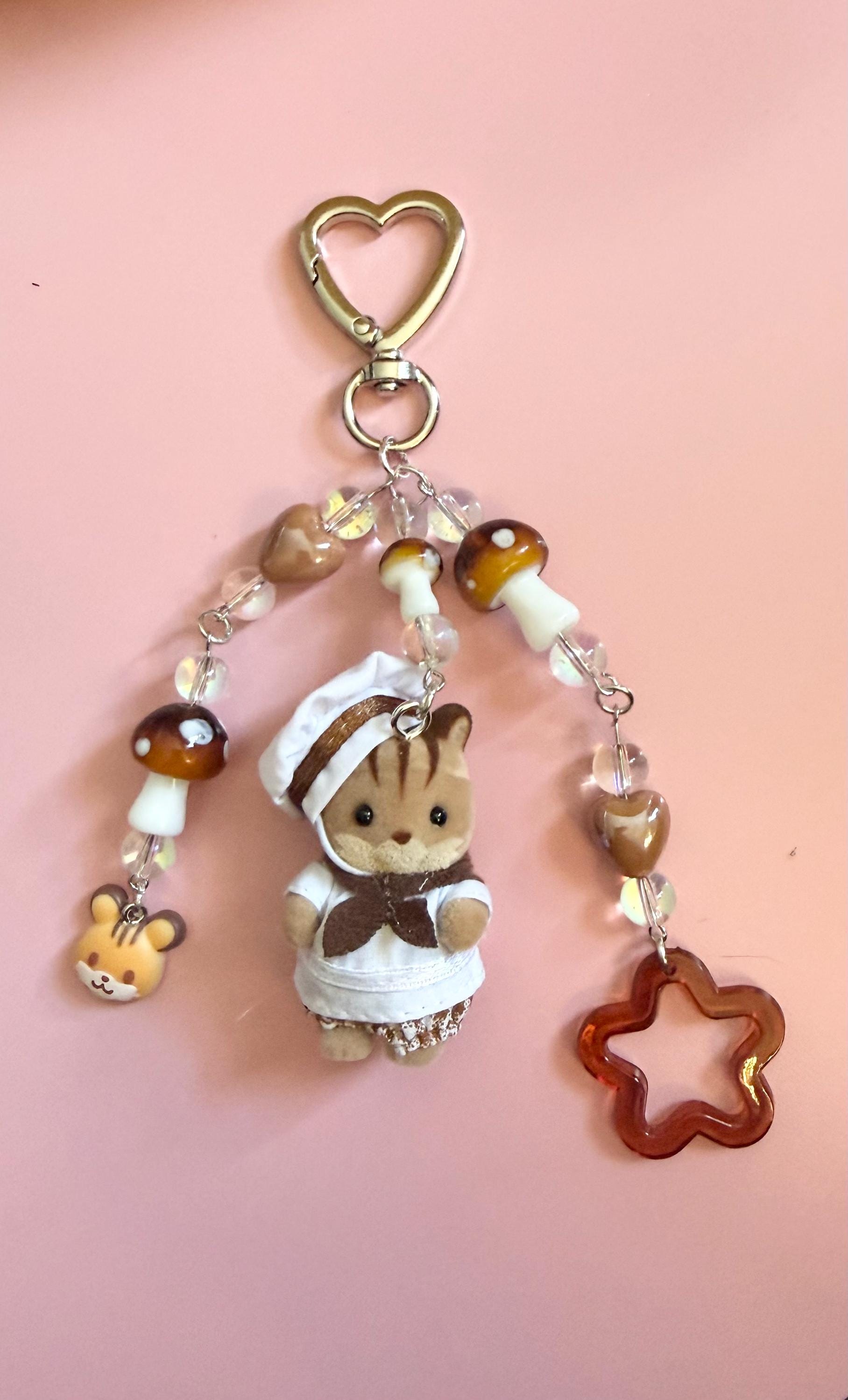 Handmade Glücksbringer Schlüsselanhänger - Baby Chipmunk Baker