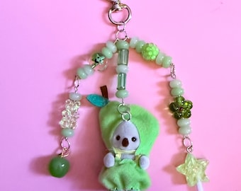 Ręcznie robiony brelok z motywem kaliko – Baby Koala Pear