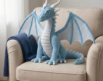 Patrón de tejido de dragón de hielo en PDF, juguete de peluche de fantasía, decoración coleccionable azul y blanca (descarga digital)