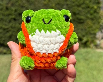 Crochet Frog in Overalls, Handmade Amigurumi Plush, Green Stuffed Animal, Small Crochet Toy