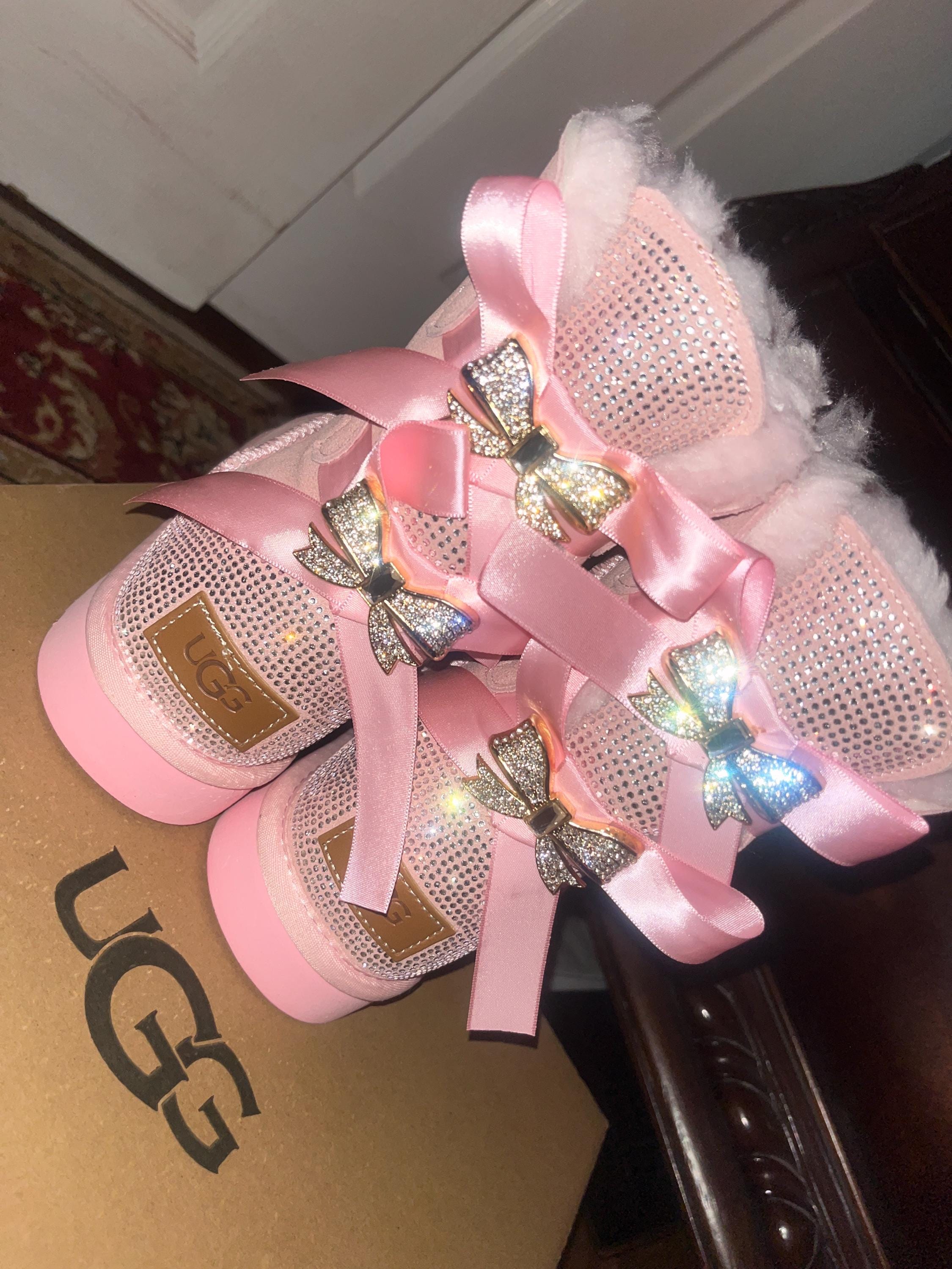 UGG REVERSBLE HEADBAND Pink cloud Hair Accessory with Bow Design UGG Australia Headband Hats for Women for sale - eBay main image 3