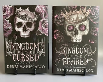 Libro de fantasía Fairyloot Edición de coleccionista Novela Borde rociado Diseño floral Tapa dura exclusiva Reino Maldito Romantasía Exhibición Cottagecore