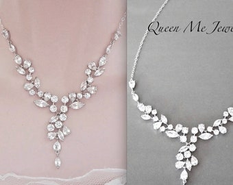 Collar nupcial con fondo de marquesa y delicado babero en la espalda. Regalo de joyería para ella. LILLY