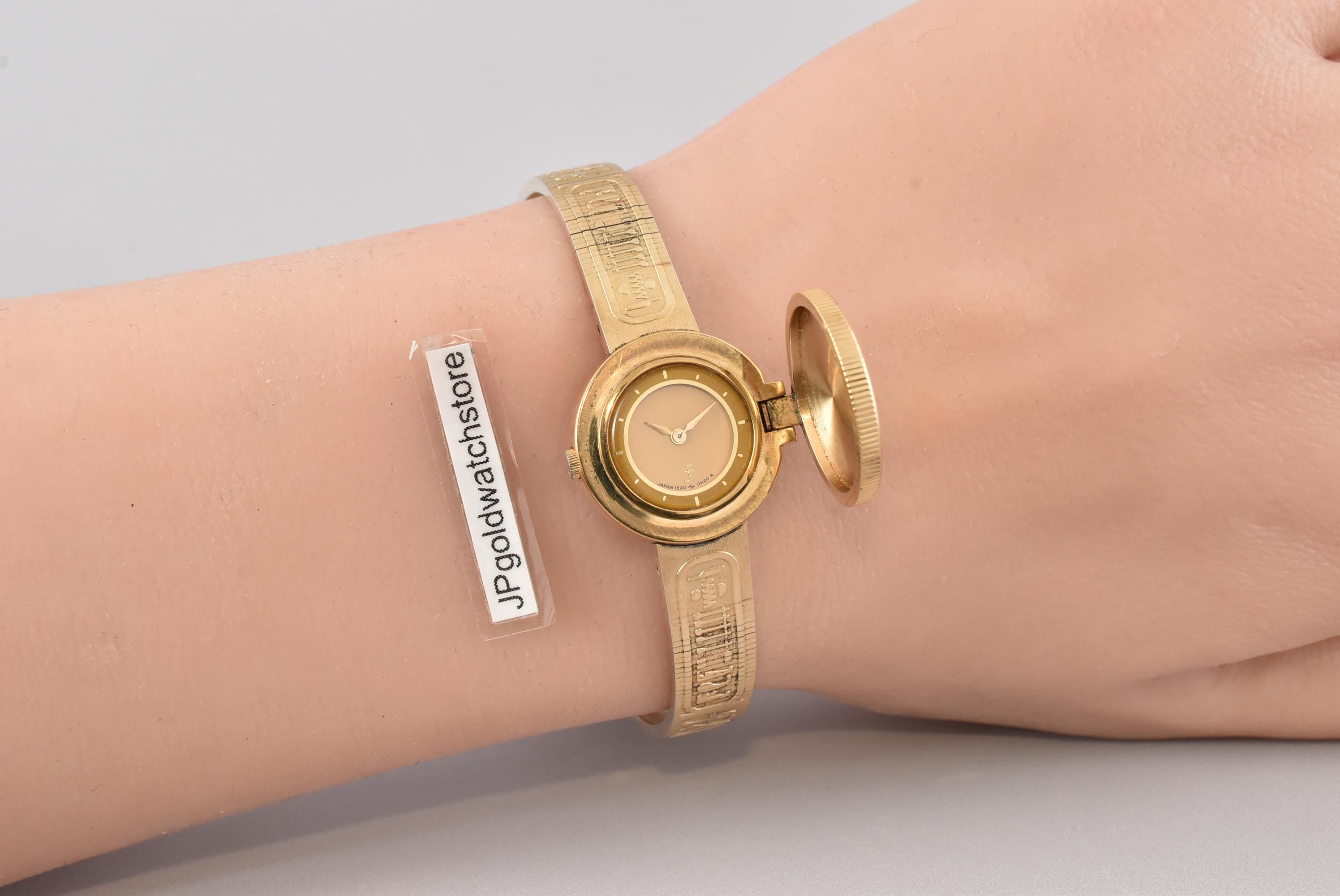SEIKO ゴールド バングル 腕時計1E20-6230 美品 セイコー SEIKO 1E20 バングルウォッチ 腕時計 ゴールド 920