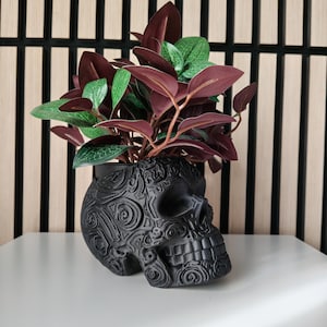 Totenkopf Blumentopf – Skull Planter 3D Druck – Gothic Home Decor & Desktop Pot – Dark Arts Geschenk für Plant Lover