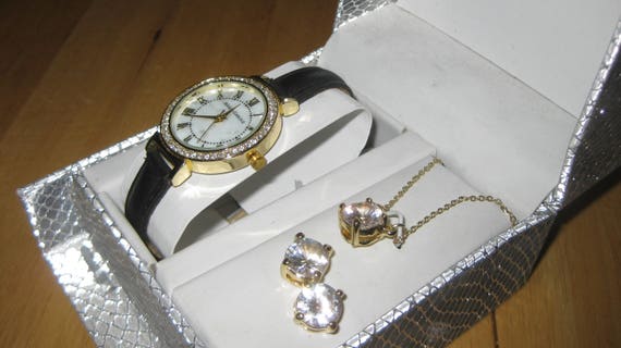 Womans Jessica Carlyle Watch Set With Matching Ne… - image 7