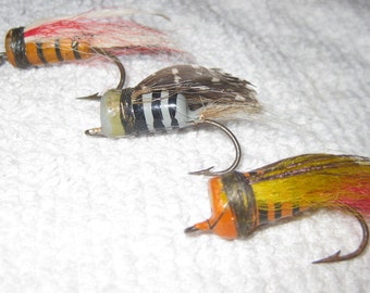 BR148: Vintage Old Arbogast Jitterbug Fishing Lure Plastic Lip, Odd Hangers  and a Froggy Friend 
