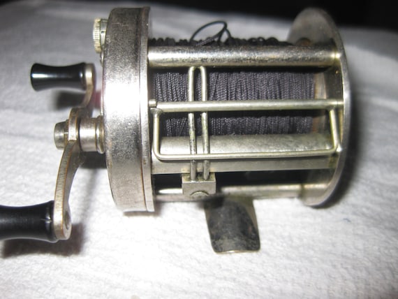 Vintage South Bend 550 Level Wind Casting Reel Collectible ON SALE 
