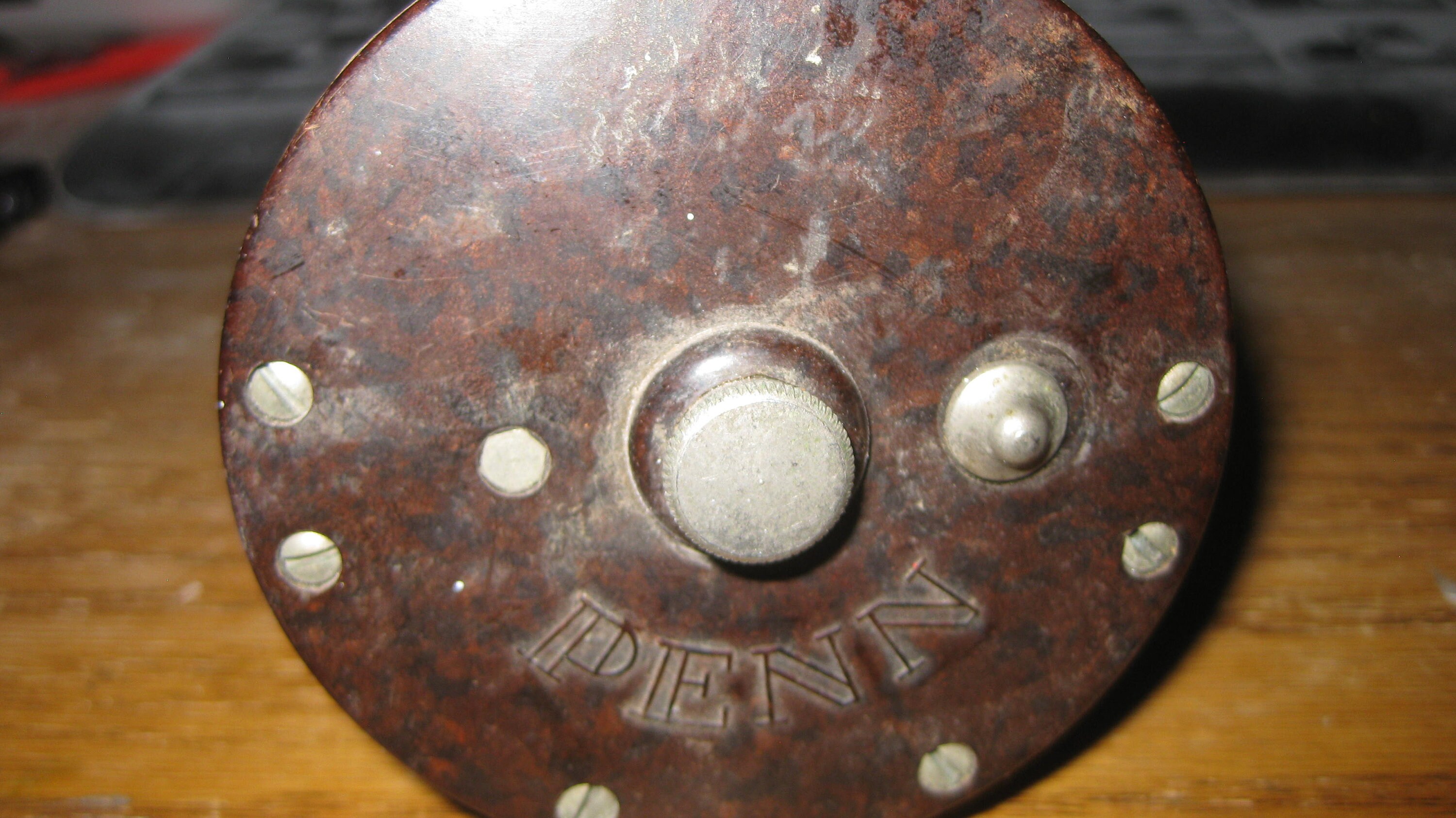 ANCIEN MOULINET DE pêche en bakélite de marque PENN - numéro 85 - Années 50. EUR 50,00 - FR