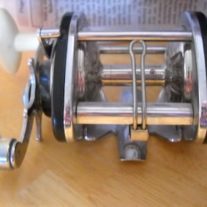 Vintage fishing reel penn senator - Etsy 日本