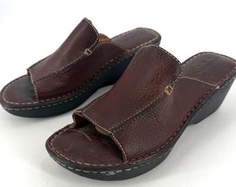 Sandálias de couro com plataforma Covington, tamanho 9 feminino, marrom, estilo vintage boho anos 2000.