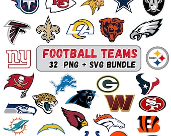 Può includere: Una collezione di 32 loghi di squadre di football professionistico in vari colori e forme, tra cui mascotte animali, caschi e lettere. Un'etichetta rettangolare grigia centrale riporta il testo FOOTBALL TEAMS 32 PNG + SVG BUNDLE.