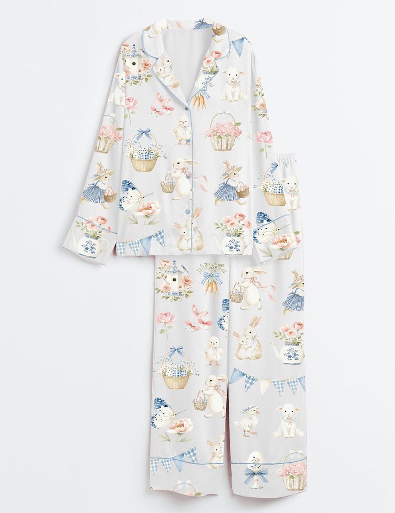 Bloemen vlinderpyjama voor dames, botanische zomernachtkleding, korte button-down top met lange mouwen, leuk loungeset cadeau afbeelding 3