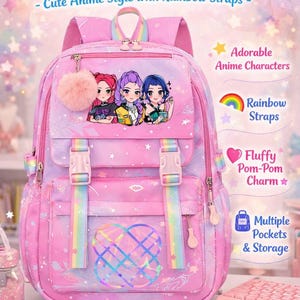 Puede incluir: Mochila escolar Kawaii rosa pastel con personajes de anime y correas arcoíris. Cuenta con múltiples bolsillos, un charm de pompón esponjoso y el texto "Cute Anime Style with Rainbow Straps".