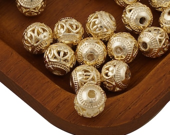 10 Pièce Perles creuses rondes en or 14 carats, intercalaires ronds de 8 mm avec motif coeurs, Perles rondes, Perles de la couche d'or 10421350