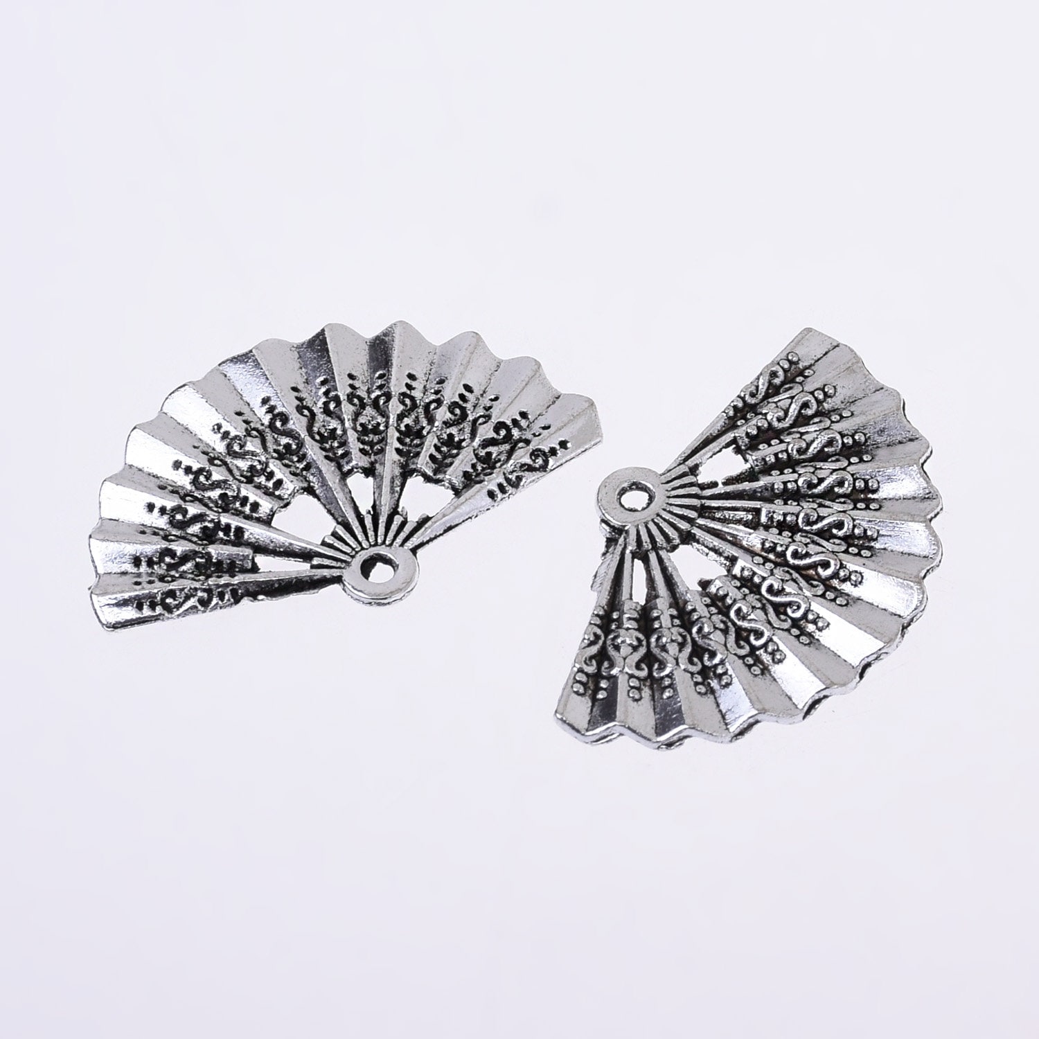 21*33mm Alloy Fan Shape Necklace Pendant Vintage Charm 21*33mm Alloy Fan Shape Necklace Pendant Vintage Charm